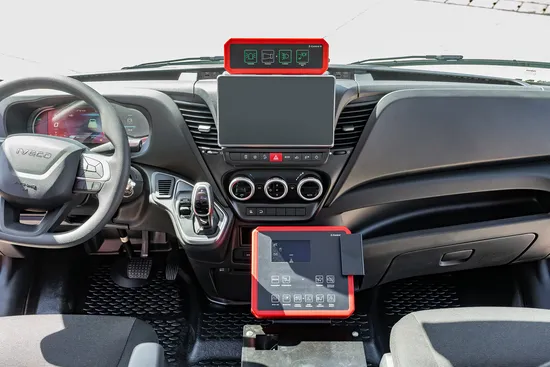 z-x-cockpit-web.jpg