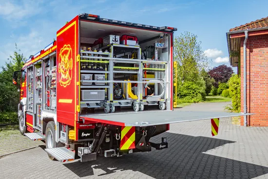 rw-tail-lift-web.jpg