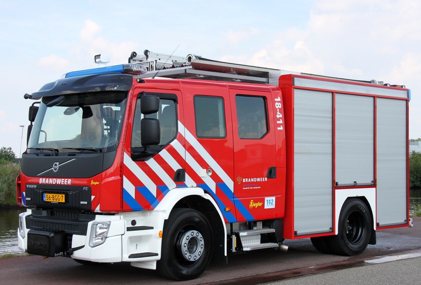 https://www.ziegler.de/mediadatabase/news/2015/newsinfos2015/news_fahrzeuguebergaben_201508/news-fahrzeuguebergabe-fw-hendrik-ido.jpg