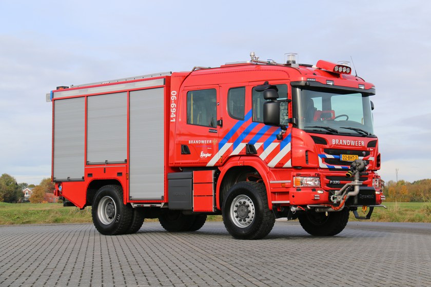 https://www.ziegler.de/mediadatabase/news/2016/newsinfos2016/news-fahrzeuguebergaben_201611/news_fahrzeuguebergabe_tlf_waldbrandloeschfahrzeug_20161104/img-3378.jpg