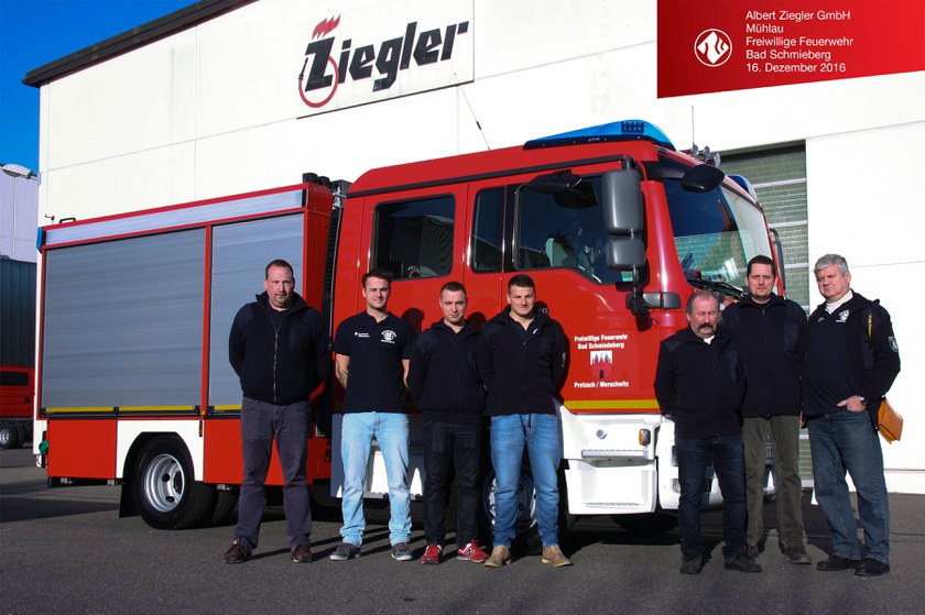 https://www.ziegler.de/mediadatabase/news/2016/newsinfos2016/news-fahrzeuguebergaben_201612/news_fahrzeuguebergabe_mlf_ff_bad_schmiedeberg_20161216/gruppenbild-1.jpg