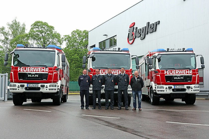 https://www.ziegler.de/mediadatabase/news/2016/newsinfos2016/news/news-fahrzeugubergabe-hlf-20-bf-trier-20160513.jpg