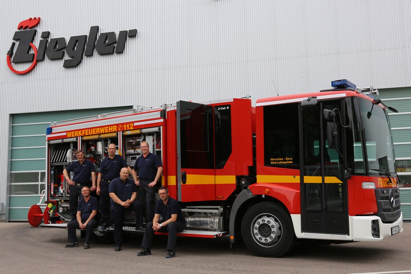 https://www.ziegler.de/mediadatabase/news/2016/newsinfos2016/news/news_fahrzeuguebergabe_hlf-20-econic_ludwigsfelde_20160531/news_fahrzeuguebergabe_hlf-20-econic_ludwigsfelde_mit-mannschaft_20160531