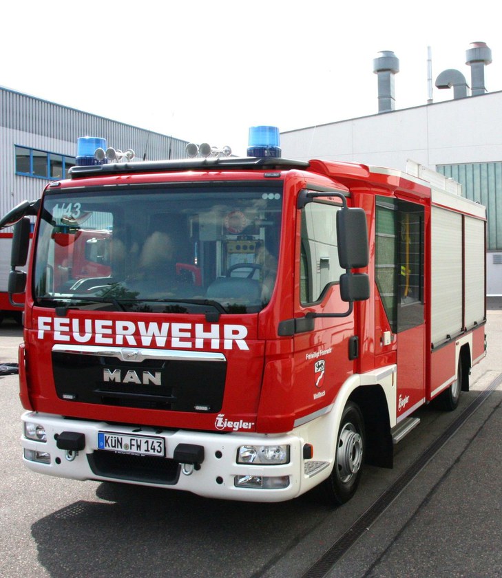 https://www.ziegler.de/mediadatabase/news/2016/newsinfos2016/news_fahrzeuguebergaben_201606/news_fahrzeuguebergabe_tlf-3000_weissbach_20160627/news_fahrzeuguebergabe_tlf-3000_weissbach_frontansicht_20160627