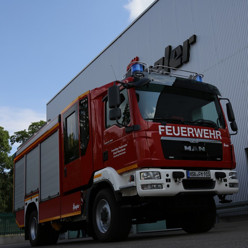 https://www.ziegler.de/mediadatabase/news/2016/newsinfos2016/news_fahrzeuguebergaben_201607/news_fahrzeuguebergabe_lf-20_ff_meschede_20160701/news_fahrzeuguebergabe_lf-20_ff_meschede_frontansicht_schraeg_20160701