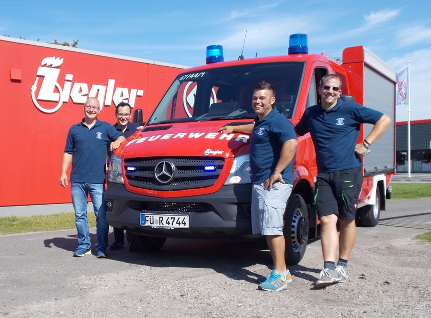 https://www.ziegler.de/mediadatabase/news/2016/newsinfos2016/news_fahrzeuguebergaben_201608/news_fahrzeuguebergaben_tsf_markt-rosstal_ff-buttendorf_20160831/news-tsf-markt-rosstal-ff-buttendorf-20160831-team.jpg