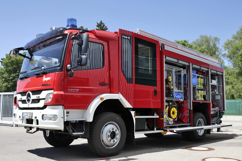 https://www.ziegler.de/mediadatabase/news/2017/newsinfos2017/news_fahrzeuguebergabe_201706/news_fahrzeuguebergaben_hlf_20_ff_ludwigshafen/20170613-fw-ludwigshafen-hlf20-seiteuebereck.jpg