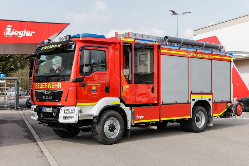 https://www.ziegler.de/mediadatabase/news/2021/vehicle_deliveries_2021/news_vehicle_deliveries_202104/news_vehicle_delivery_hlf20_sonneborn_20210420/hlf20-sonneborn-svl-web.jpg