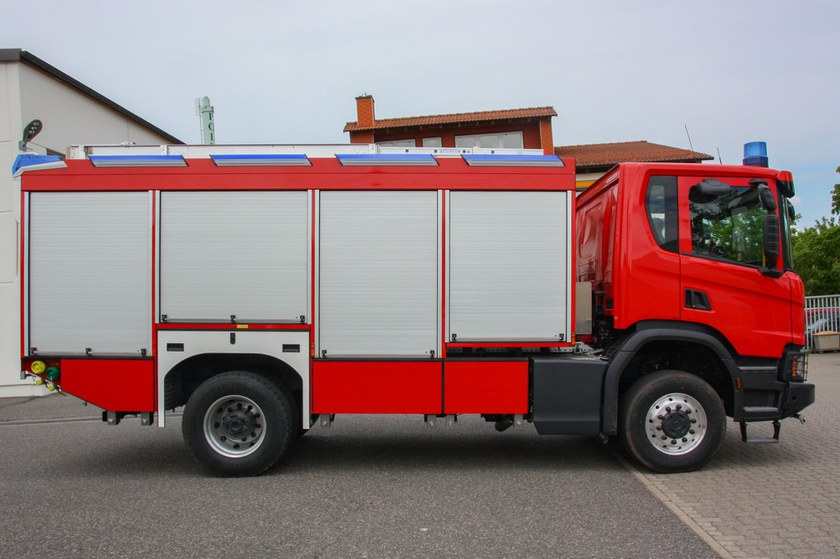 https://www.ziegler.de/mediadatabase/news/2021/vehicle_deliveries_2021/news_vehicle_deliveries_202106/news_vehicle_delivery_tlf4000_neustadt_20210611/tlf4000-neustadt9-web.jpg
