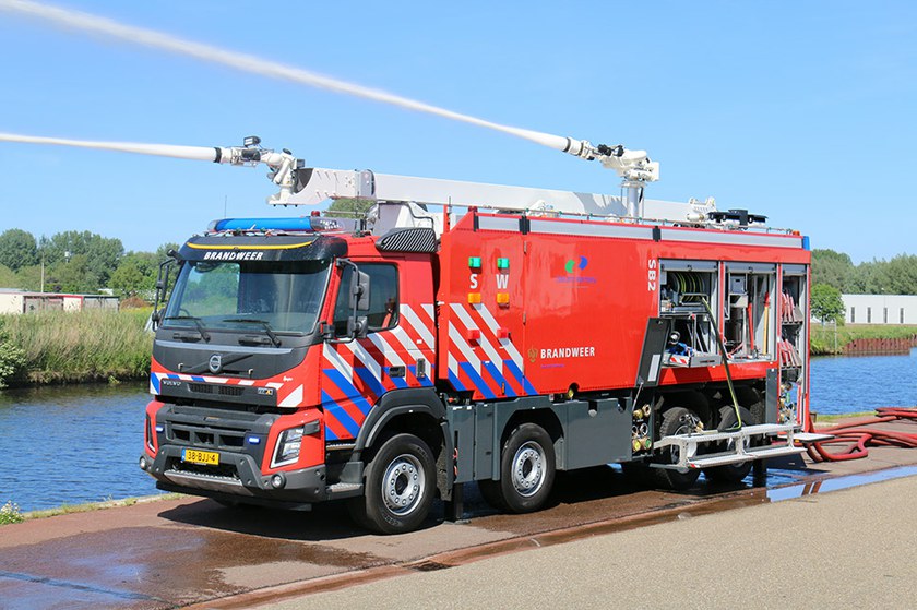 https://www.ziegler.de/mediadatabase/products/special-vehicles-images/lf-mit-teleskoparm-4-achser/img-9153-web.jpg